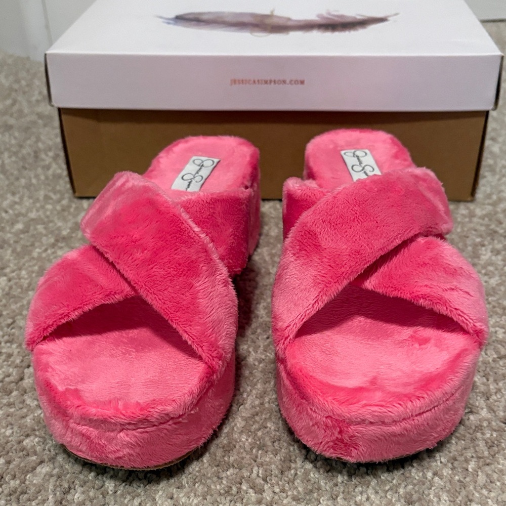 Jessica Simpson pink, fuzzy platform slippers. Size: 8M. - Picture 4 of 8
